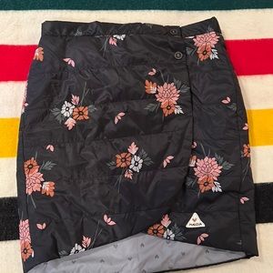 Adorable Maloja medium puffy skirt